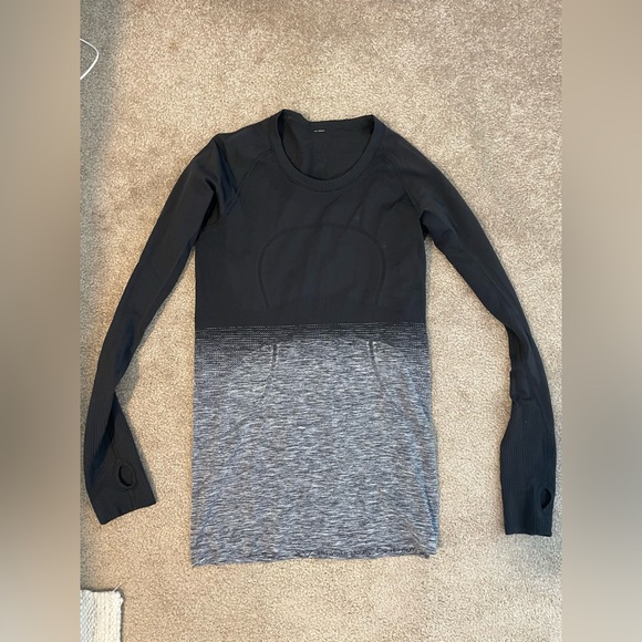 lululemon athletica Tops - Lululemon Swiftly Tech Long Sleeve - size 8